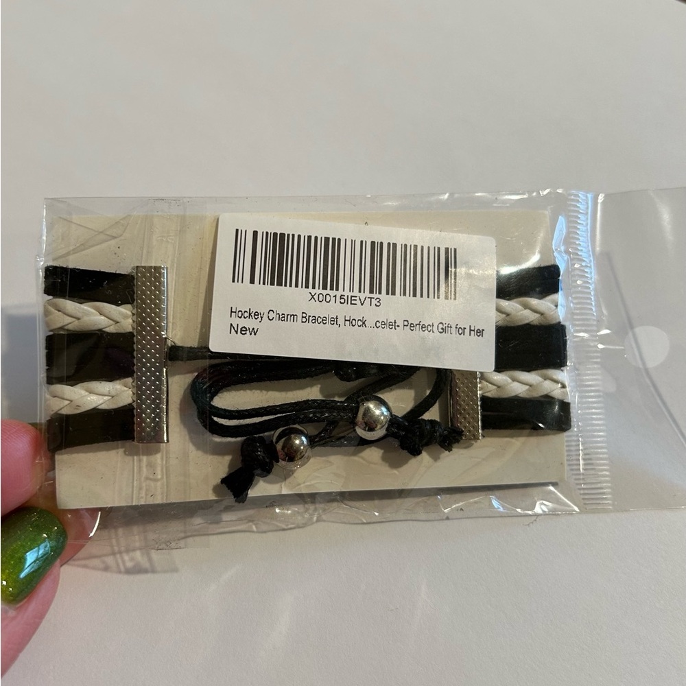 NWT Hockey-themed Bracelet Black and White - Picture 4 of 4
